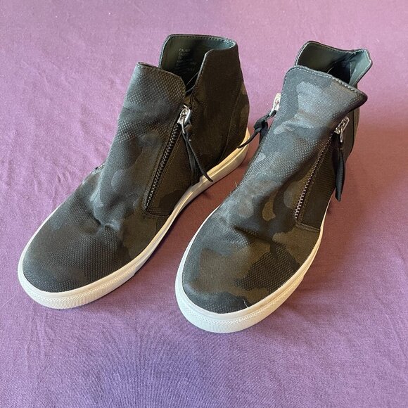 STEVE MADDEN Wedgie Camo Wedge Sneakers - Size 7 - like New - Picture 1 of 8